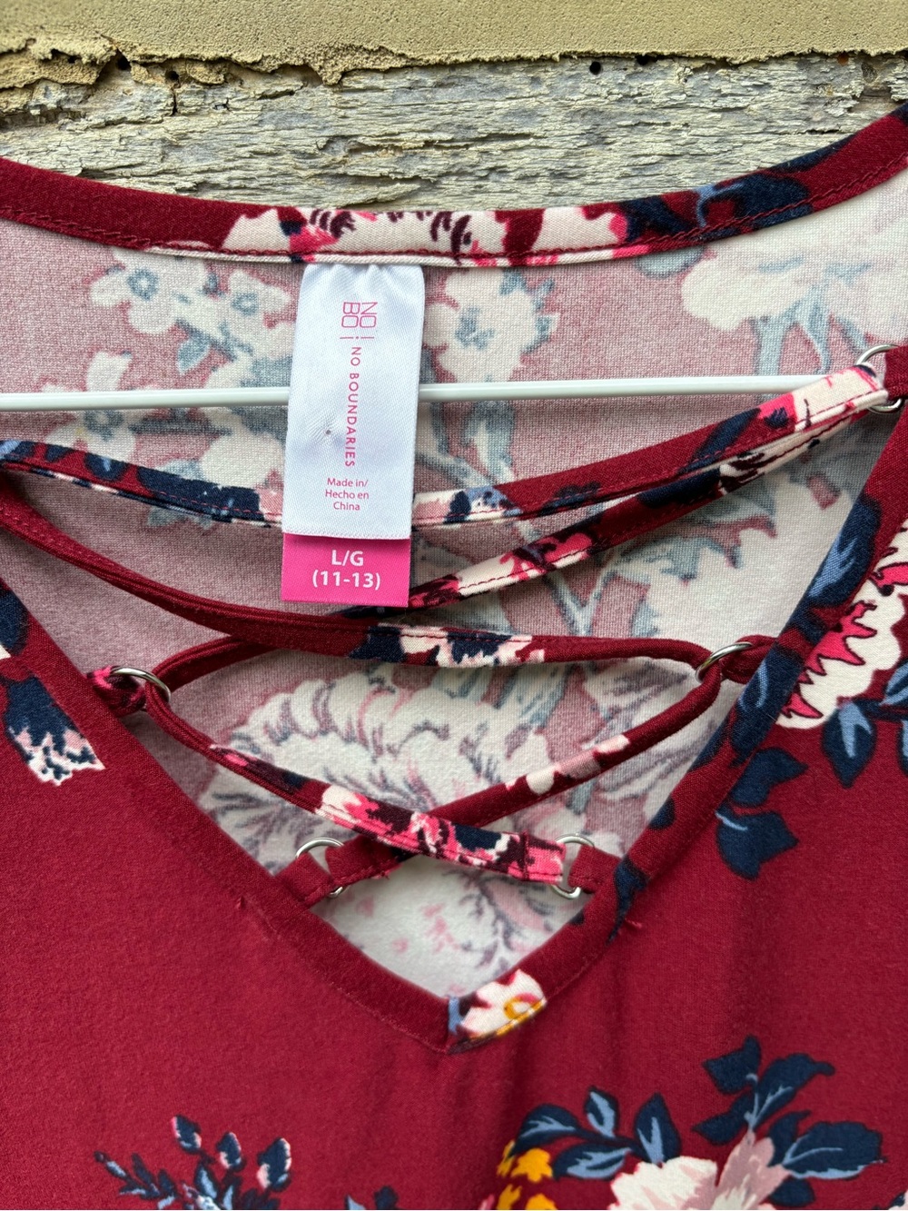 No Boundaries Women’s Burgundy Floral Crisscross Long-Sleeve Top Size L (11-13) - Picture 6 of 7